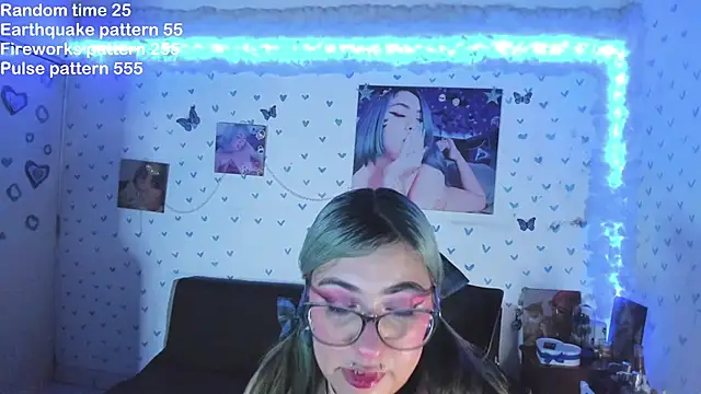 Snapshot of OnlyBluex chatting on February 8, 2025, 5:18 am OnlyBluex online show from February 8, 2025, 5:18 am