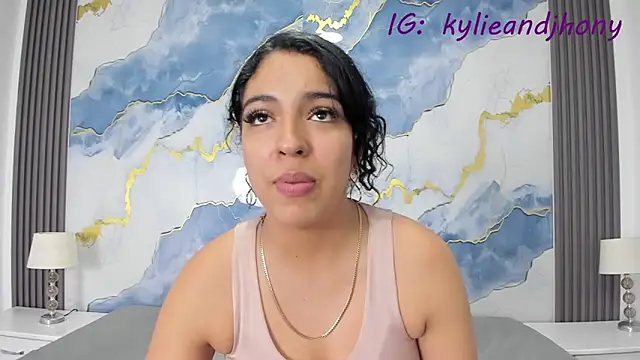 Snapshot of Kylieandjhonny chatting on October 1, 2025, 7:20 pm Kylieandjhonny online show from October 1, 2025, 7:20 pm