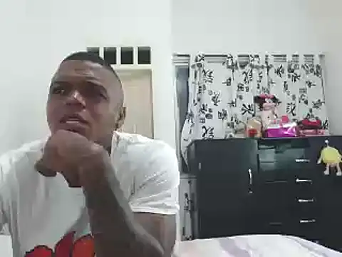 hot and naughty latin online show from January 21, 2025, 10:19 am