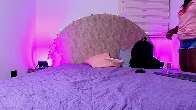 Snapshot of _ebony-queen_ chatting on November 29, 2025, 11:57 am ebony-queen online show from November 29, 2025, 11:57 am