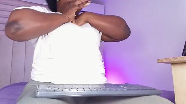  ebony-queen  online show from March 5, 2026, 3:02 am