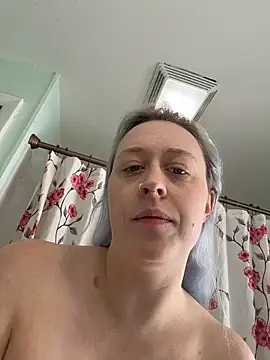 ursluttygf online show from February 8, 2026, 6:33 pm