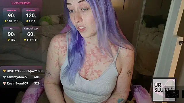 ursluttygf online show from April 24, 2026, 6:21 pm