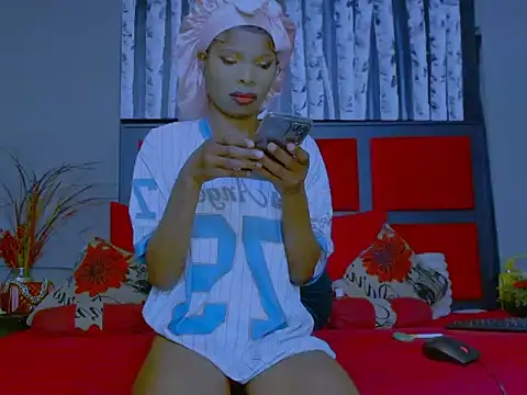 Snapshot of MissParis26 chatting on November 26, 2025, 9:27 pm MissParis26 online show from November 26, 2025, 9:27 pm