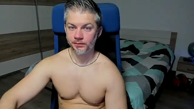 Snapshot of RobbyShawz chatting on January 25, 2025, 5:40 am RobbyShawz online show from January 25, 2025, 5:40 am