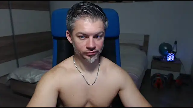 Snapshot of RobbyShawz chatting on February 15, 2025, 10:33 am RobbyShawz online show from February 15, 2025, 10:33 am