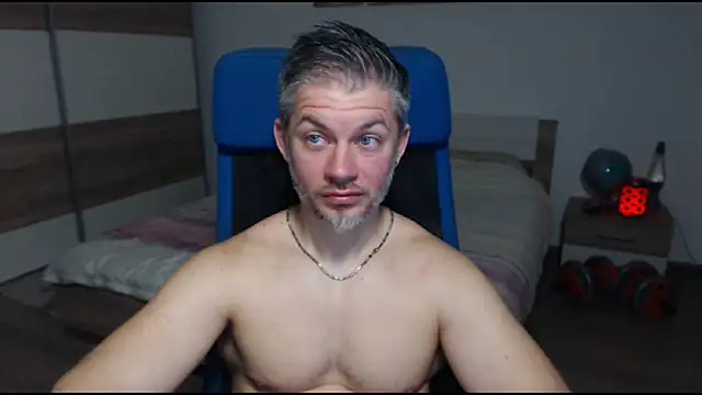 Snapshot of RobbyShawz chatting on March 7, 2025, 10:35 am RobbyShawz online show from March 7, 2025, 10:35 am