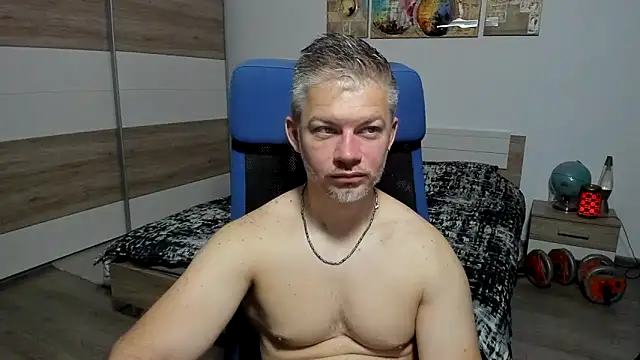Snapshot of RobbyShawz chatting on June 22, 2026, 4:53 am RobbyShawz online show from June 22, 2026, 4:53 am