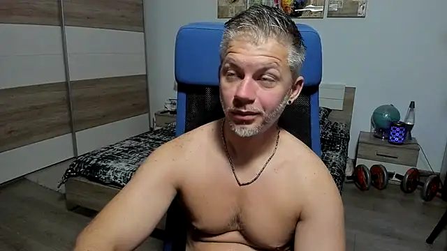 Snapshot of RobbyShawz chatting on July 3, 2026, 4:19 am RobbyShawz online show from July 3, 2026, 4:19 am