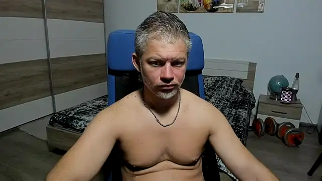 Snapshot of RobbyShawz chatting on July 4, 2026, 4:18 am RobbyShawz online show from July 4, 2026, 4:18 am