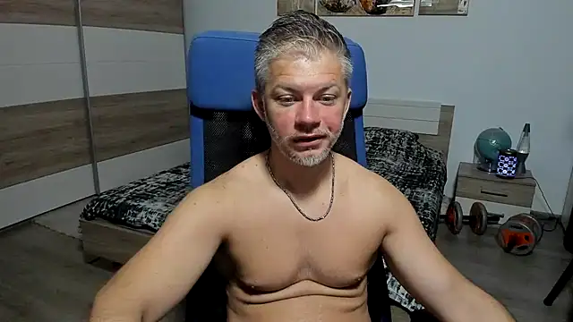 Snapshot of RobbyShawz chatting on July 6, 2026, 4:42 am RobbyShawz online show from July 6, 2026, 4:42 am