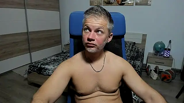 Snapshot of RobbyShawz chatting on July 9, 2026, 4:16 am RobbyShawz online show from July 9, 2026, 4:16 am