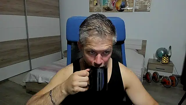 Snapshot of RobbyShawz chatting on July 19, 2026, 4:27 am RobbyShawz online show from July 19, 2026, 4:27 am