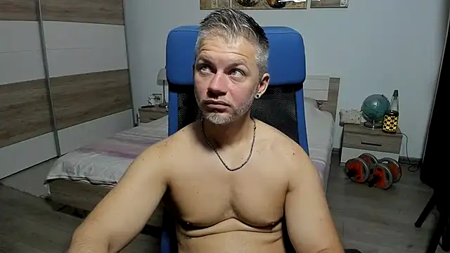 Snapshot of RobbyShawz chatting on August 1, 2026, 4:23 am RobbyShawz online show from August 1, 2026, 4:23 am