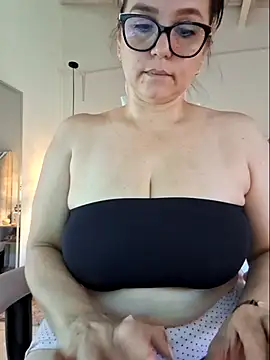 MariaPau 83 online show from October 19, 2025, 3:01 pm