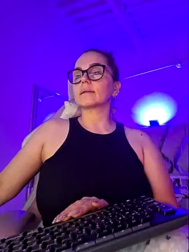 MariaPau 83 online show from March 9, 2026, 4:44 pm