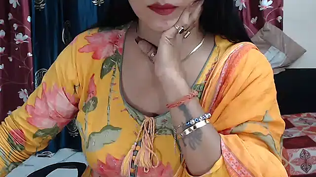 Snapshot of Naiaa-mylove chatting on July 10, 2026, 9:34 am Naiaa-mylove online show from July 10, 2026, 9:34 am