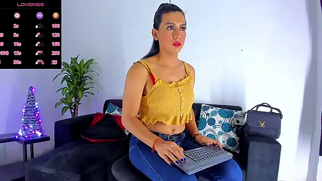 Snapshot of BritannyLord chatting on December 12, 2024, 12:16 am BritannyLord online show from December 12, 2024, 12:16 am