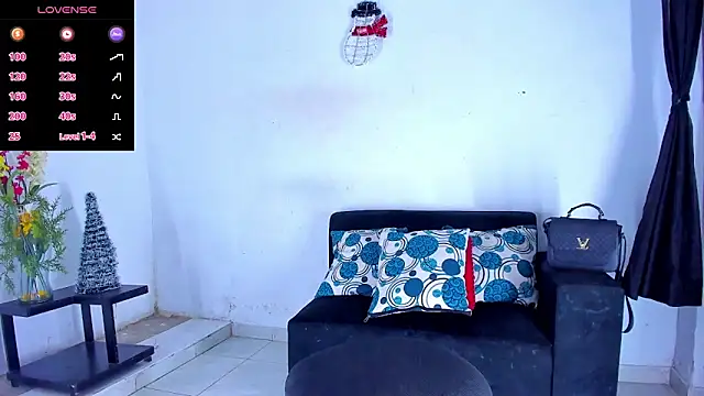 Snapshot of BritannyLord chatting on March 21, 2025, 12:29 am BritannyLord online show from March 21, 2025, 12:29 am