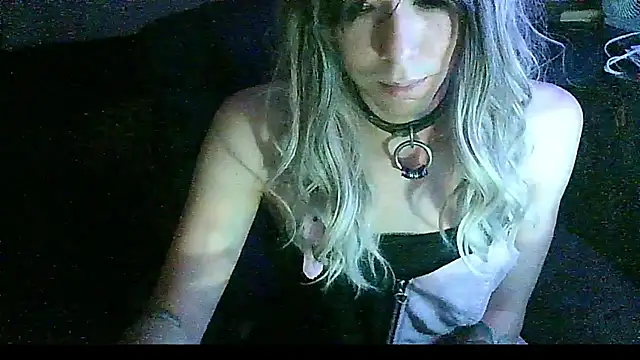 Snapshot of crystalxh chatting on September 19, 2025, 9:48 pm crystalxh online show from September 19, 2025, 9:48 pm