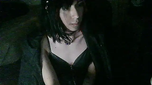 Snapshot of crystalxh chatting on October 10, 2025, 8:30 pm crystalxh online show from October 10, 2025, 8:30 pm