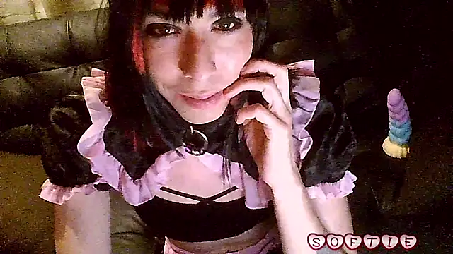 Snapshot of crystalxh chatting on November 8, 2025, 5:51 am crystalxh online show from November 8, 2025, 5:51 am