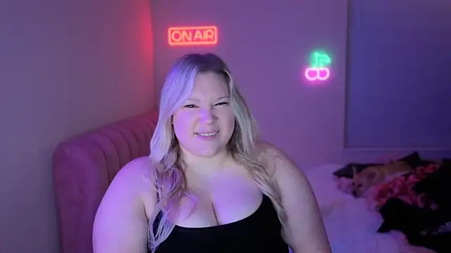 PiggyRose online show from January 8, 2026, 1:30 am