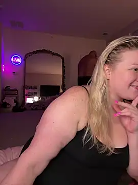 PiggyRose online show from May 23, 2026, 1:55 am