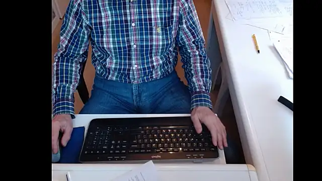 Snapshot of dutchpornking chatting on February 12, 2025, 12:22 pm dutchpornking online show from February 12, 2025, 12:22 pm