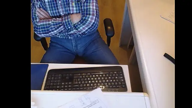 Snapshot of dutchpornking chatting on February 13, 2025, 5:33 pm dutchpornking online show from February 13, 2025, 5:33 pm