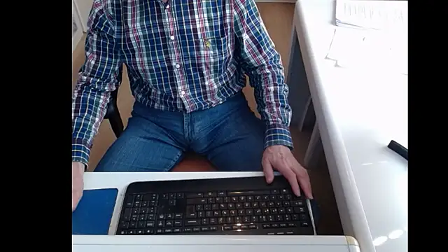 Snapshot of dutchpornking chatting on February 16, 2025, 11:59 am dutchpornking online show from February 16, 2025, 11:59 am