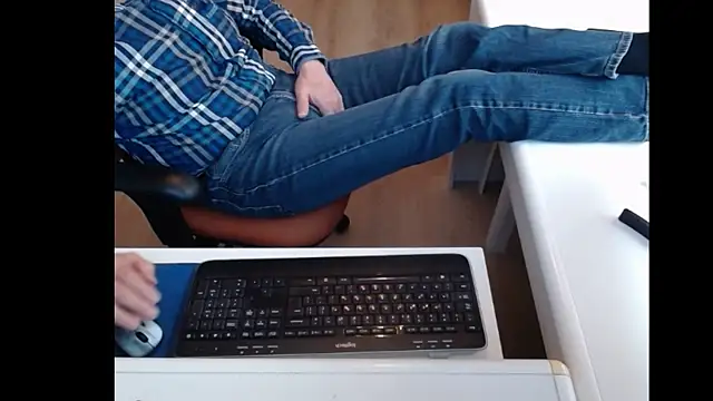 Snapshot of dutchpornking chatting on February 18, 2025, 2:38 pm dutchpornking online show from February 18, 2025, 2:38 pm