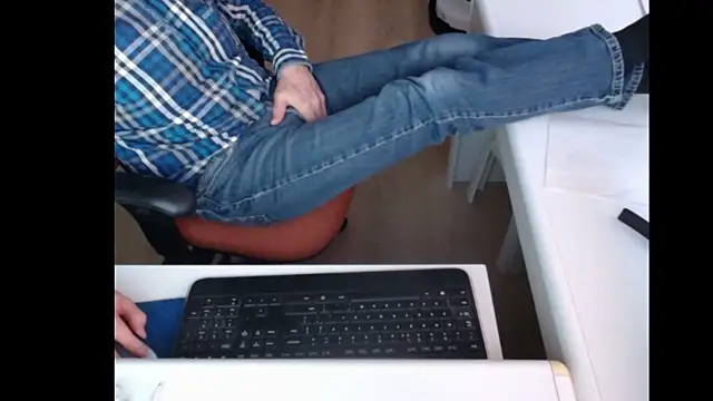 Snapshot of dutchpornking chatting on February 19, 2025, 4:33 pm dutchpornking online show from February 19, 2025, 4:33 pm