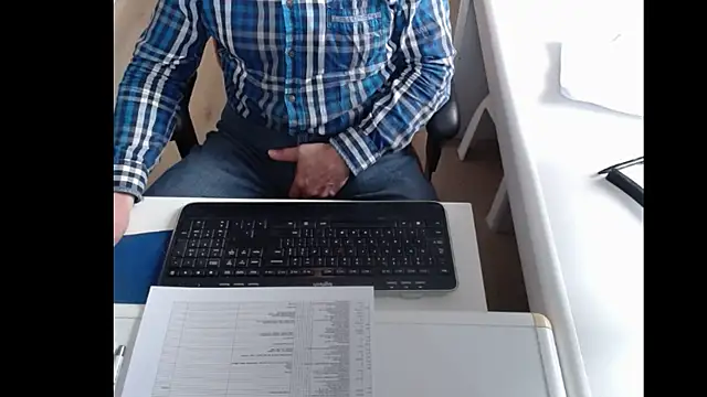 Snapshot of dutchpornking chatting on February 20, 2025, 9:33 am dutchpornking online show from February 20, 2025, 9:33 am