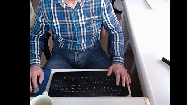 Snapshot of dutchpornking chatting on February 22, 2025, 8:18 am dutchpornking online show from February 22, 2025, 8:18 am