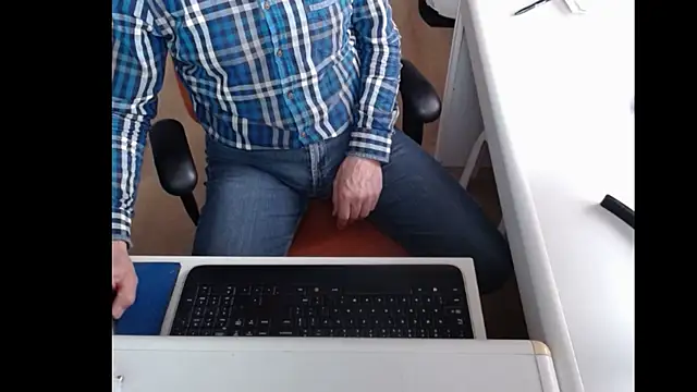 Snapshot of dutchpornking chatting on February 24, 2025, 12:48 pm dutchpornking online show from February 24, 2025, 12:48 pm