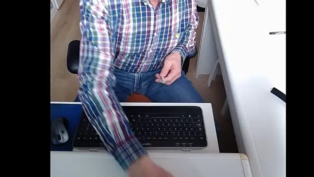 Snapshot of dutchpornking chatting on February 25, 2025, 2:33 pm dutchpornking online show from February 25, 2025, 2:33 pm