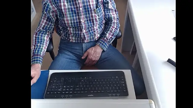 Snapshot of dutchpornking chatting on February 26, 2025, 12:14 pm dutchpornking online show from February 26, 2025, 12:14 pm