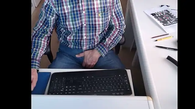 Snapshot of dutchpornking chatting on February 28, 2025, 7:48 am dutchpornking online show from February 28, 2025, 7:48 am