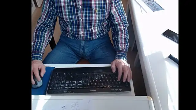 Snapshot of dutchpornking chatting on March 6, 2025, 11:47 am dutchpornking online show from March 6, 2025, 11:47 am