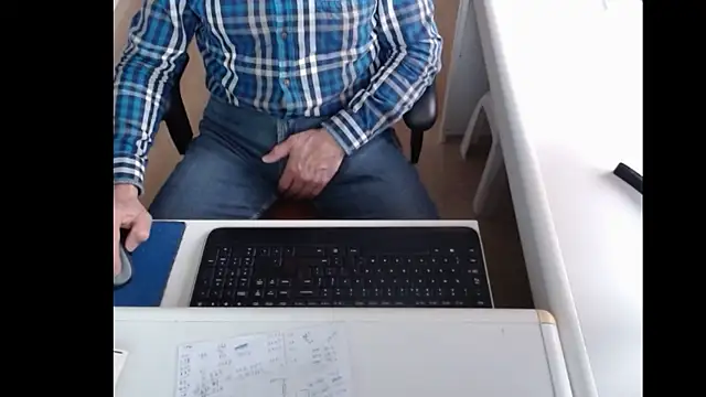 Snapshot of dutchpornking chatting on March 11, 2025, 7:48 am dutchpornking online show from March 11, 2025, 7:48 am