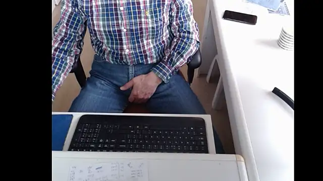 Snapshot of dutchpornking chatting on March 11, 2025, 11:23 am dutchpornking online show from March 11, 2025, 11:23 am