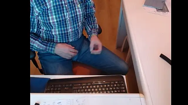 Snapshot of dutchpornking chatting on March 11, 2025, 5:35 pm dutchpornking online show from March 11, 2025, 5:35 pm