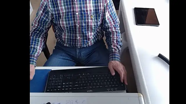 Snapshot of dutchpornking chatting on March 12, 2025, 8:51 am dutchpornking online show from March 12, 2025, 8:51 am