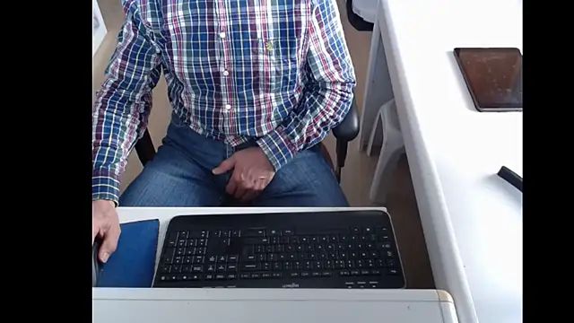 Snapshot of dutchpornking chatting on March 12, 2025, 11:53 am dutchpornking online show from March 12, 2025, 11:53 am