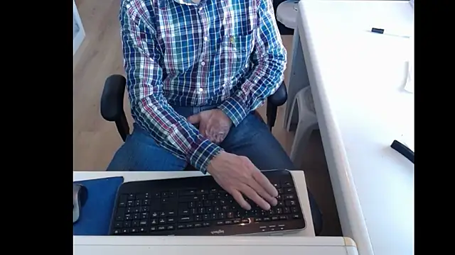 Snapshot of dutchpornking chatting on March 14, 2025, 7:37 am dutchpornking online show from March 14, 2025, 7:37 am