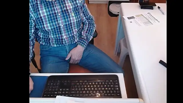 Snapshot of dutchpornking chatting on March 15, 2025, 4:54 pm dutchpornking online show from March 15, 2025, 4:54 pm