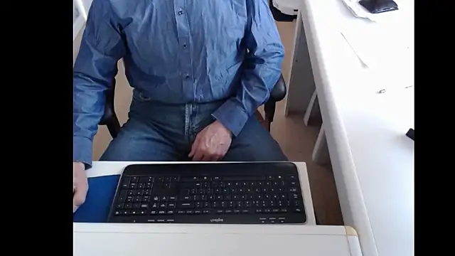 Snapshot of dutchpornking chatting on March 18, 2025, 7:30 am dutchpornking online show from March 18, 2025, 7:30 am