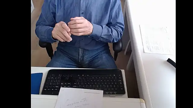 Snapshot of dutchpornking chatting on March 21, 2025, 7:55 am dutchpornking online show from March 21, 2025, 7:55 am