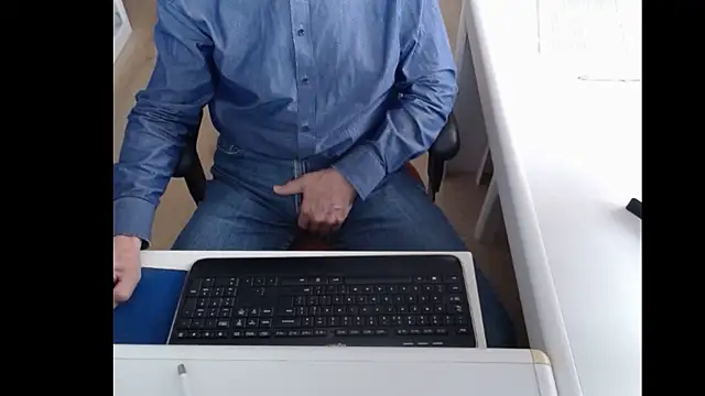 Snapshot of dutchpornking chatting on March 22, 2025, 8:40 am dutchpornking online show from March 22, 2025, 8:40 am